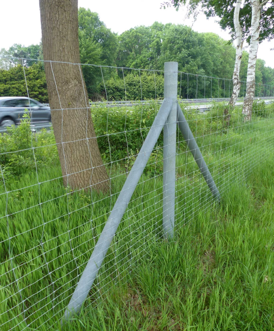 Round post with steel core - Image 3